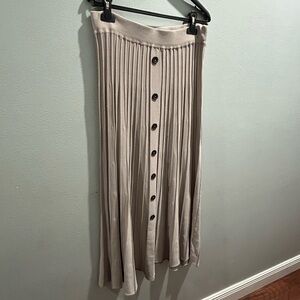 Elegant Beige Pleated Skirt XXL